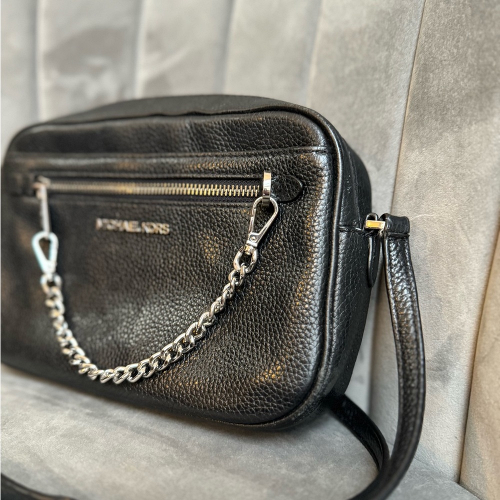 Michael Kors Jet Set Black Pebbled Leather Crossbody Bag with Silver Chain - Picture 7 of 16